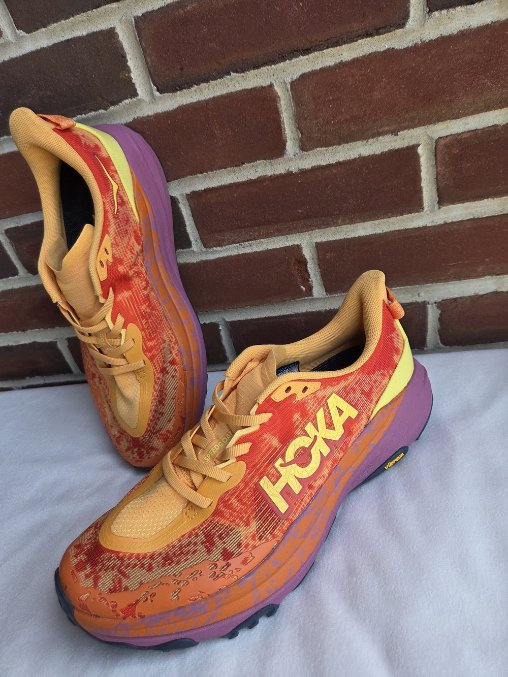 HOKA Speedgoat 6 Men’s Size 9 Sherbet Beet Root Trail Running Shoes